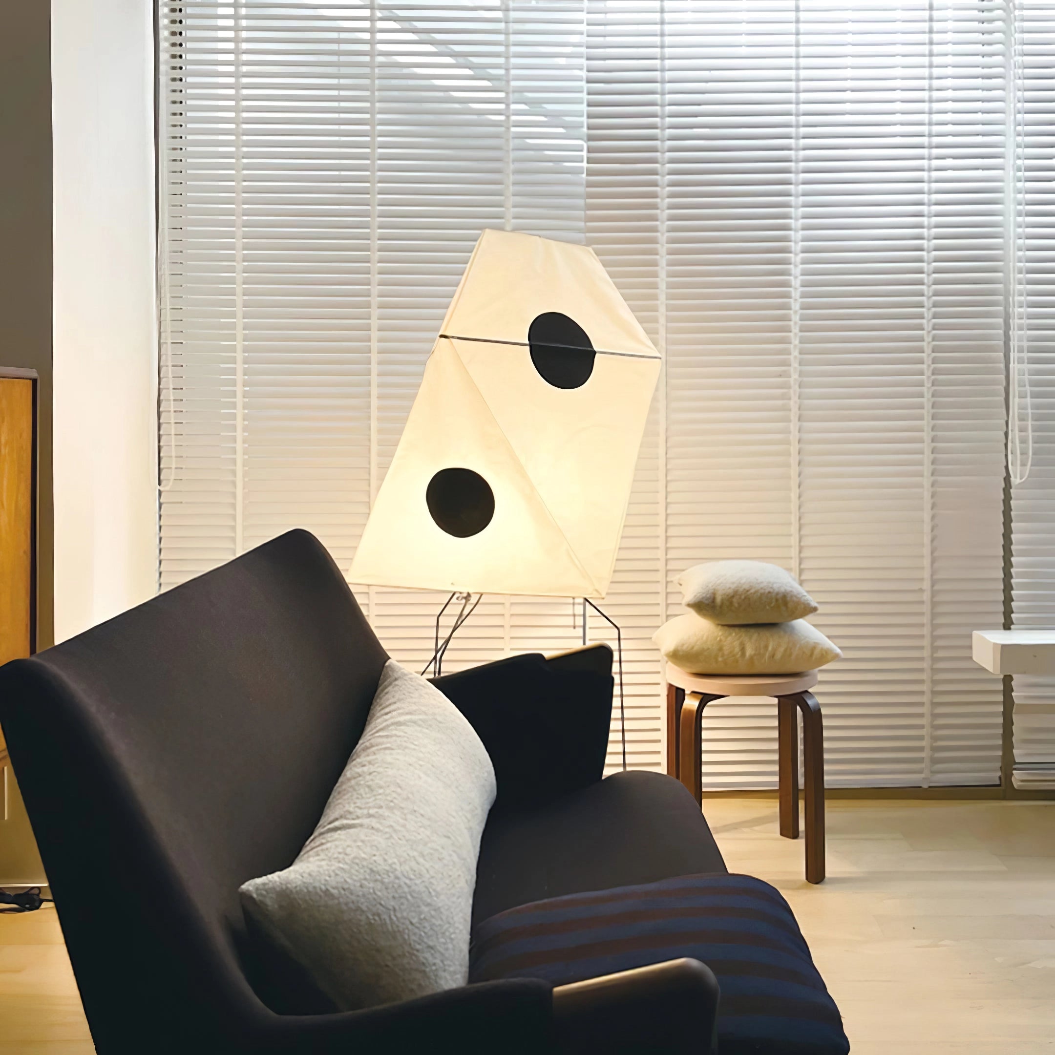 Akari UF3-Q Floor Lamp